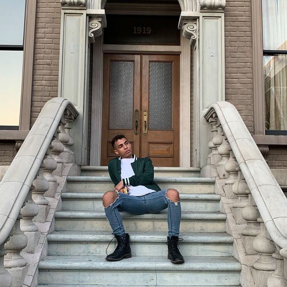 Meet your Posher, Andy - Picture 1 of 1